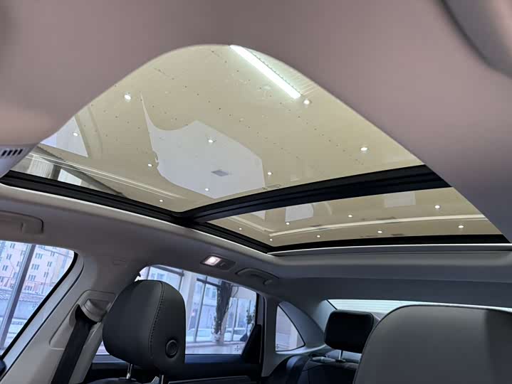 Фото 15 - Volkswagen Sagitar L