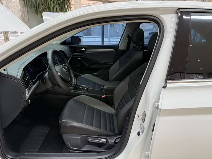 Фото 16 - Volkswagen Sagitar L