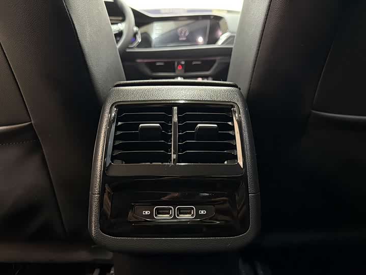 Фото 19 - Volkswagen Sagitar L