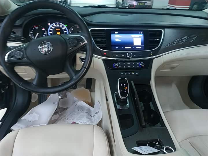 Фото 10 - Buick LaCrosse