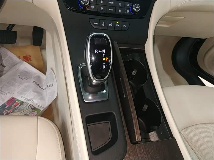 Фото 14 - Buick LaCrosse