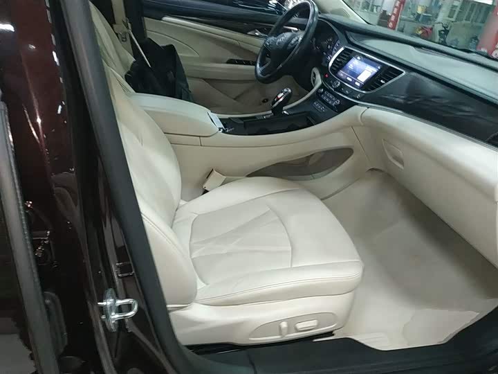 Фото 25 - Buick LaCrosse