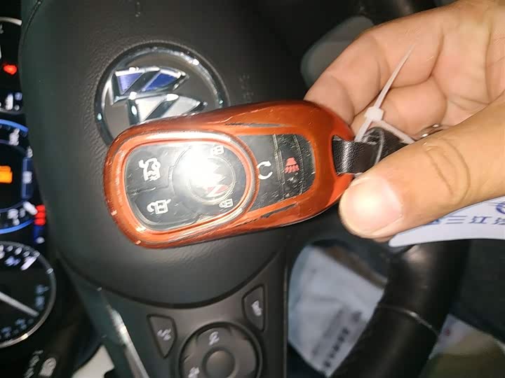 Фото 9 - Buick LaCrosse