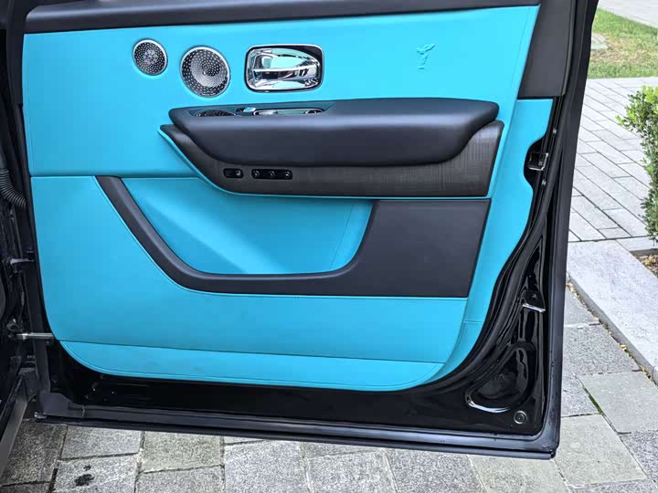 Фото 12 - Rolls-Royce Cullinan