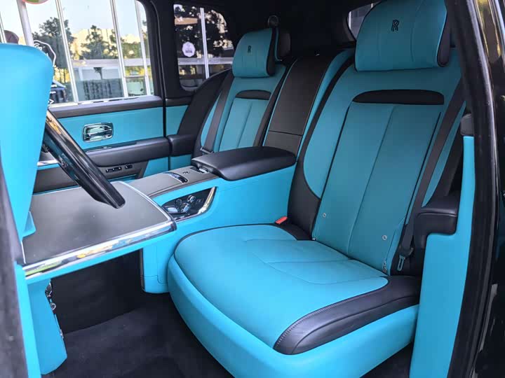 Фото 13 - Rolls-Royce Cullinan