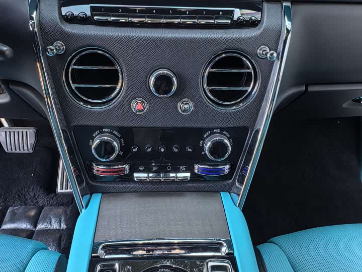 Фото 16 - Rolls-Royce Cullinan