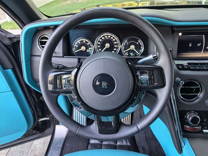 Фото 17 - Rolls-Royce Cullinan