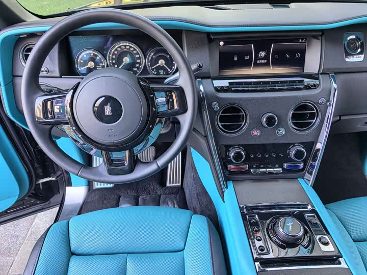 Фото 19 - Rolls-Royce Cullinan