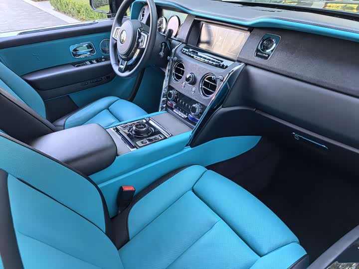Фото 22 - Rolls-Royce Cullinan