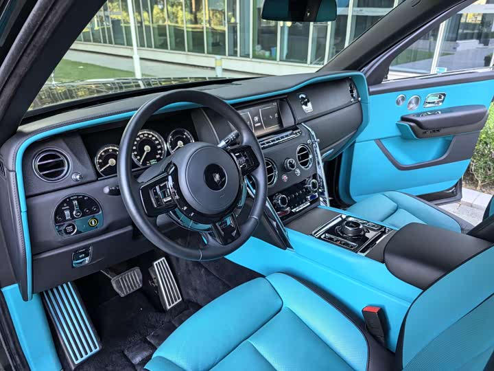 Фото 23 - Rolls-Royce Cullinan