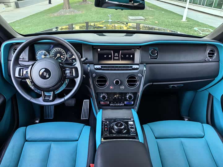 Фото 32 - Rolls-Royce Cullinan