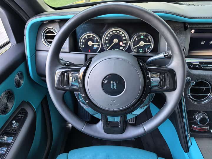 Фото 33 - Rolls-Royce Cullinan