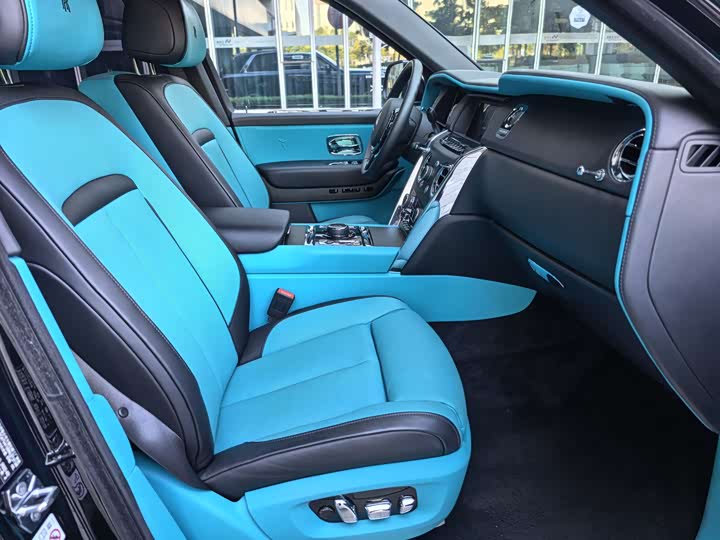 Фото 36 - Rolls-Royce Cullinan