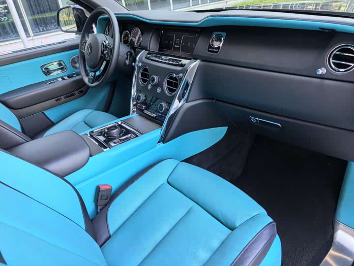 Фото 39 - Rolls-Royce Cullinan