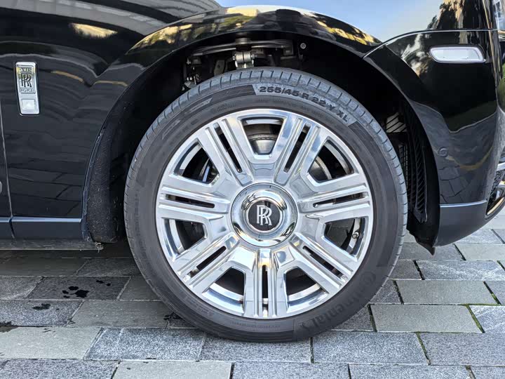 Фото 4 - Rolls-Royce Cullinan