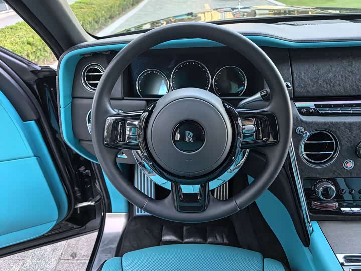 Фото 48 - Rolls-Royce Cullinan