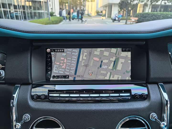 Фото 53 - Rolls-Royce Cullinan