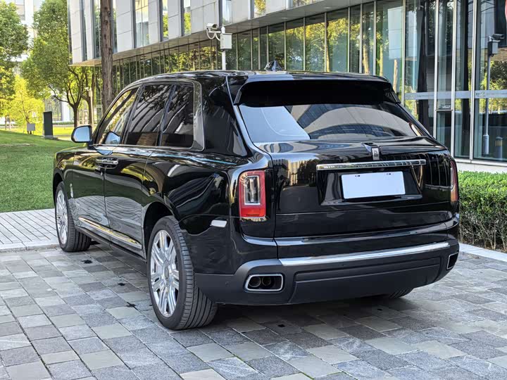 Фото 58 - Rolls-Royce Cullinan