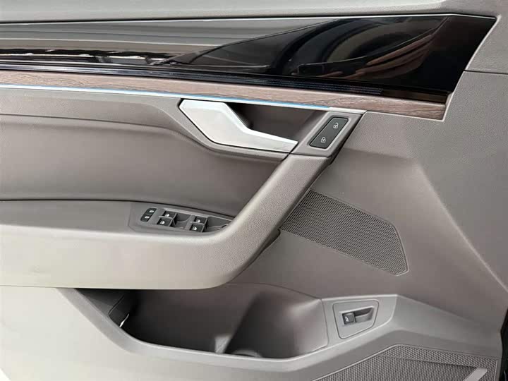 Фото 21 - Volkswagen Touareg