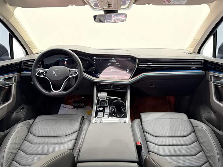 Фото 24 - Volkswagen Touareg