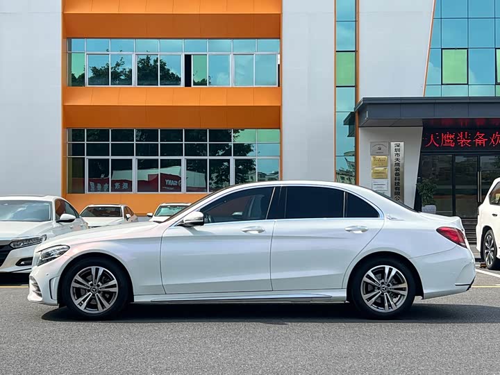 Фото 4 - Mercedes-Benz C-Class