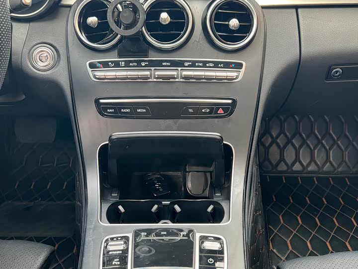 Фото 8 - Mercedes-Benz C-Class