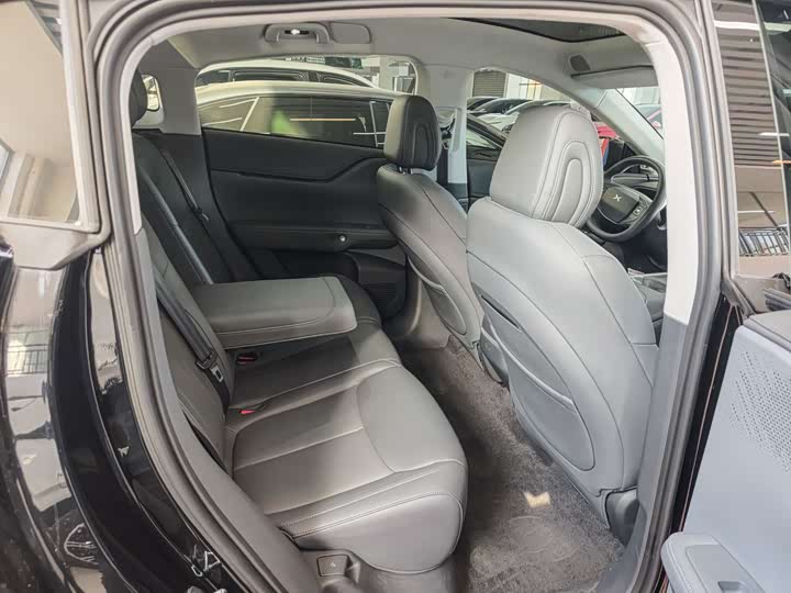 Фото 8 - XPeng G6