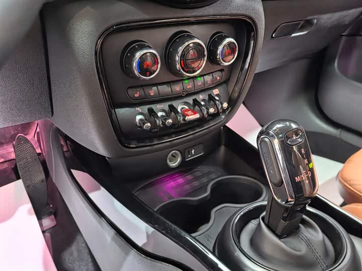 Фото 11 - Mini Clubman