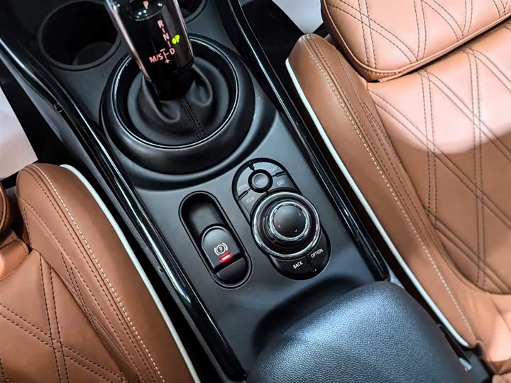 Фото 12 - Mini Clubman