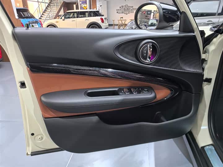 Фото 15 - Mini Clubman