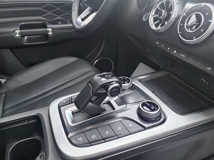 Фото 13 - Tank 300