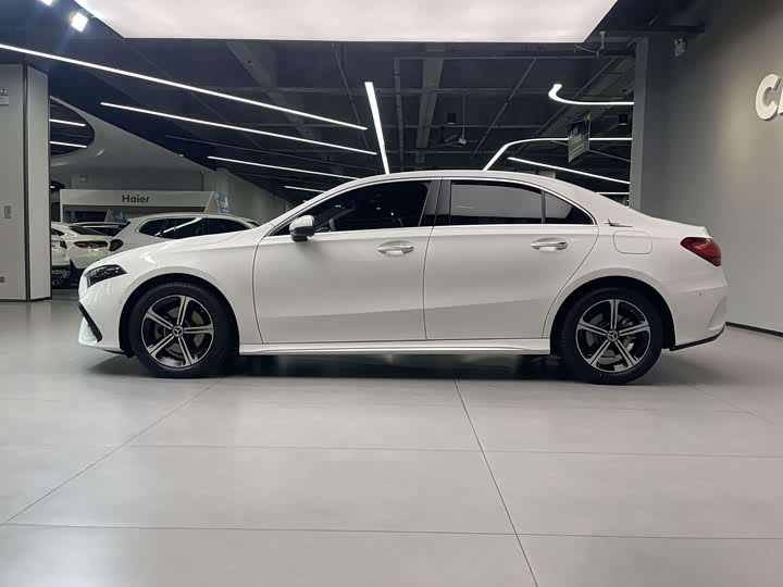 Фото 11 - Mercedes-Benz A-Class