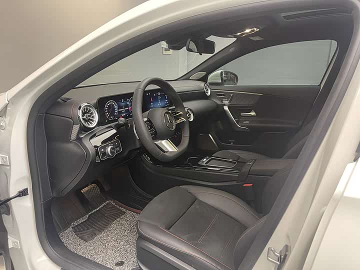 Фото 18 - Mercedes-Benz A-Class