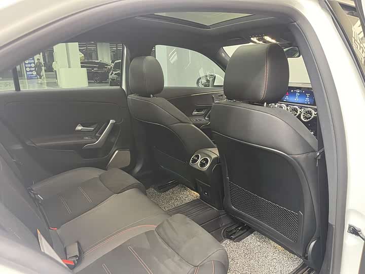 Фото 20 - Mercedes-Benz A-Class