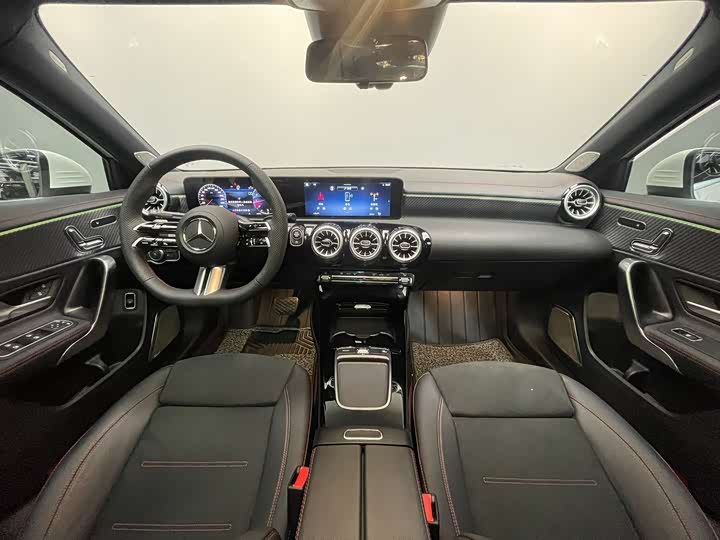 Фото 21 - Mercedes-Benz A-Class