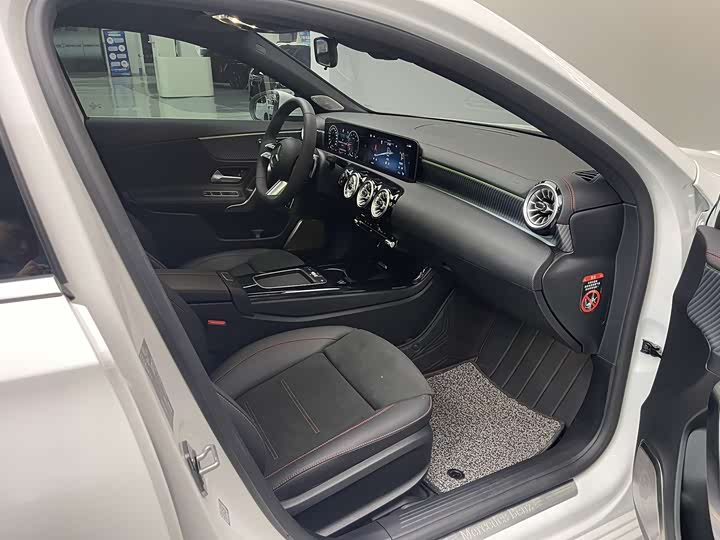 Фото 29 - Mercedes-Benz A-Class