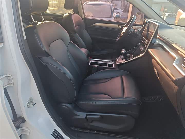 Фото 25 - Haval M6