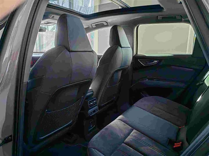 Фото 7 - Audi Q4 e-tron