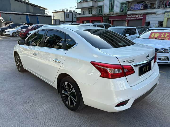 Фото 7 - Nissan Sylphy