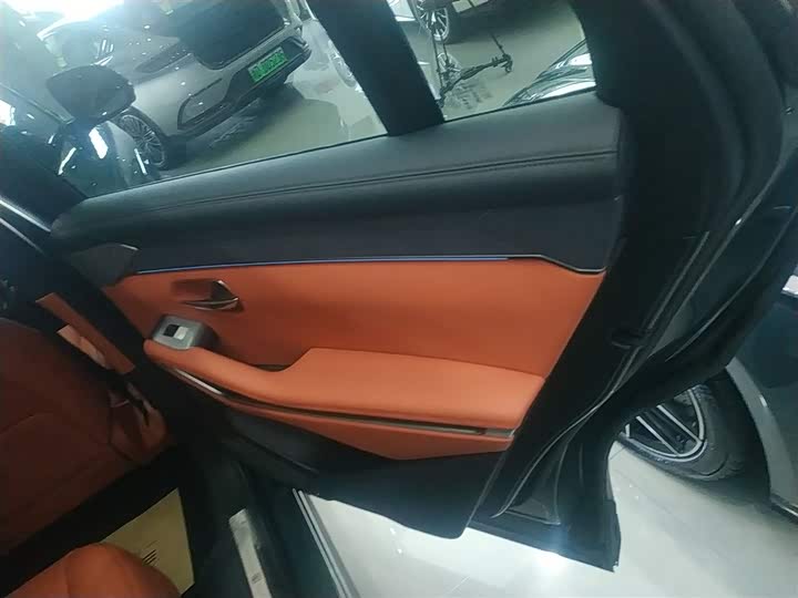 Фото 16 - BYD Tang L