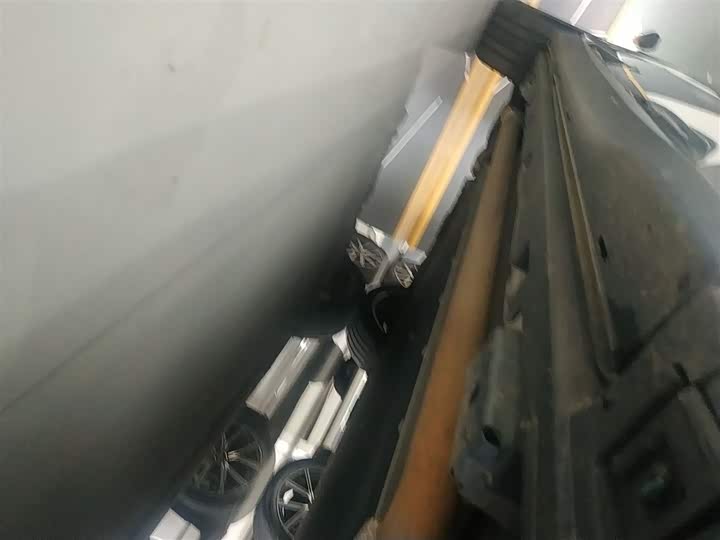 Фото 20 - BYD Tang L