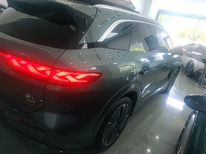 Фото 27 - BYD Tang L