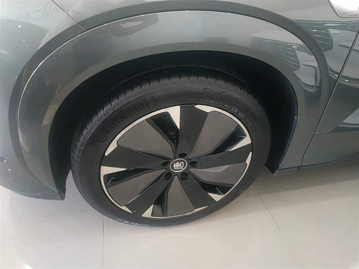 Фото 29 - BYD Tang L