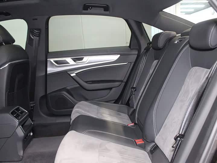 Фото 8 - Audi A6L