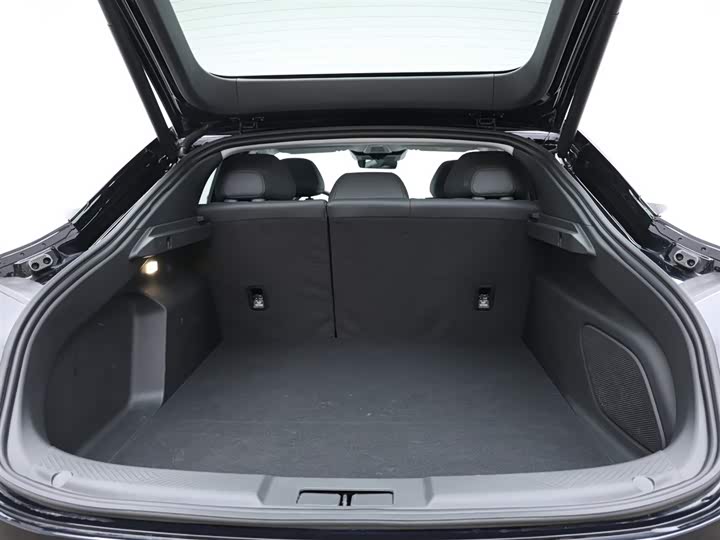 Фото 6 - XPeng Mona M03