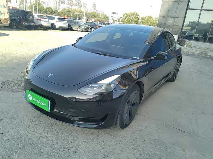 Фото 1 - Tesla Model 3