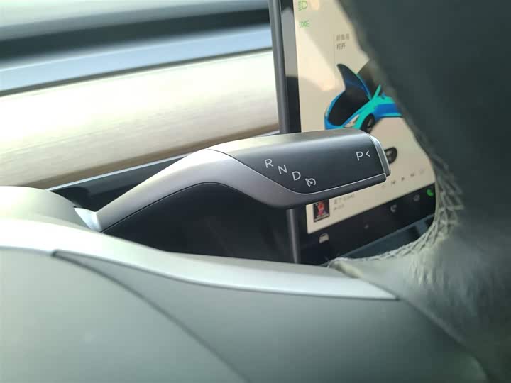 Фото 14 - Tesla Model 3