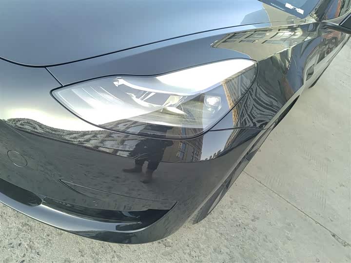 Фото 24 - Tesla Model 3