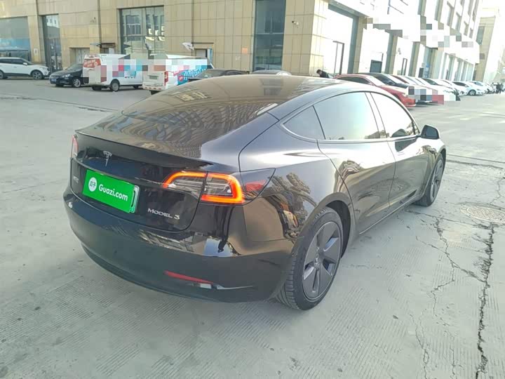 Фото 7 - Tesla Model 3