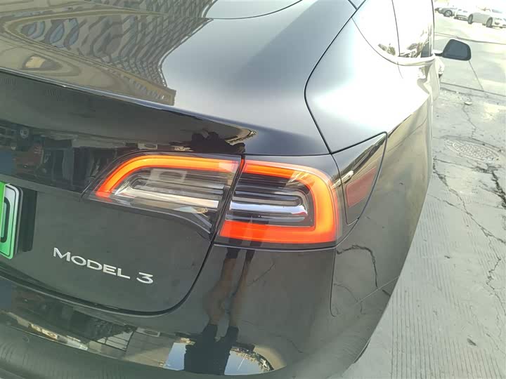 Фото 8 - Tesla Model 3